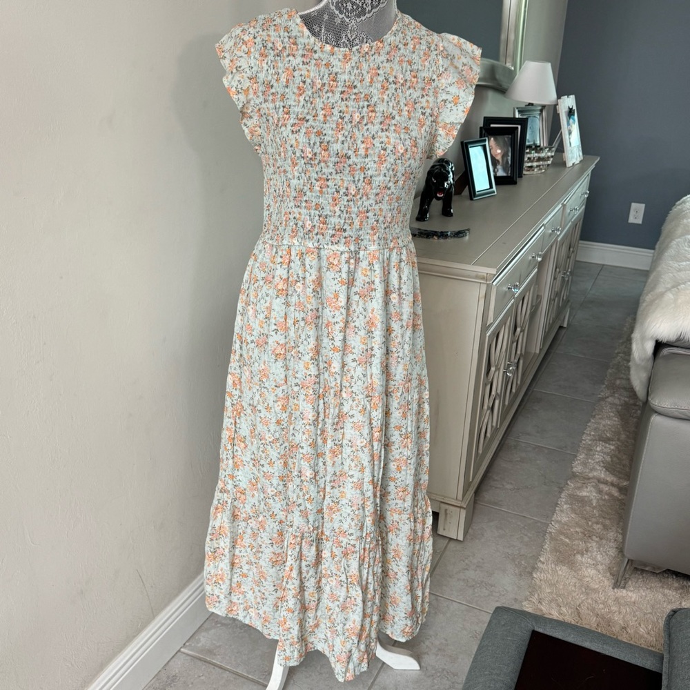 Floral Cream Midi Dress - Picture 3 of 12
